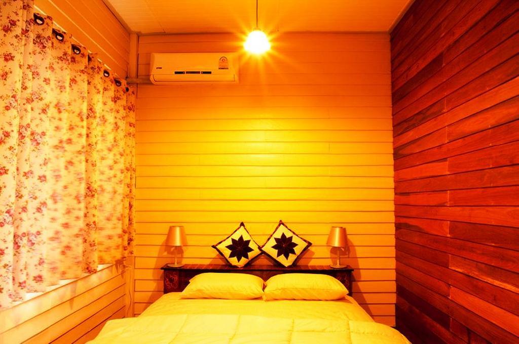 Ban Boonchu Bed and Breakfast Αγιουτάγια Δωμάτιο φωτογραφία